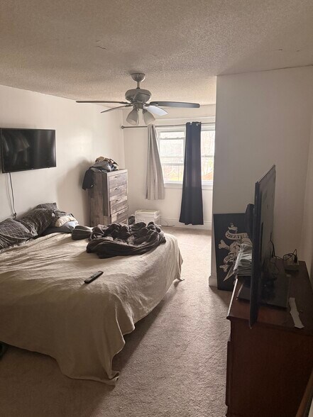 Building Photo - 359 Colvin Ave