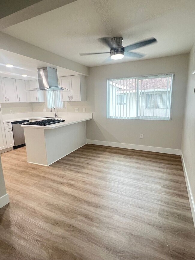 Building Photo - 1400 Estate Dr