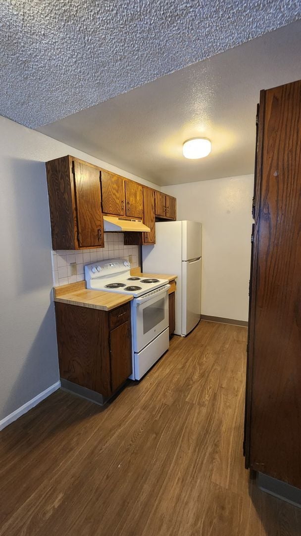 Building Photo - 4517 Parkview Dr