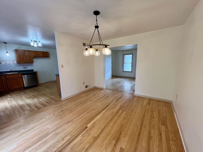 Building Photo - Townhome in a Great Community! 3bd/2.5ba