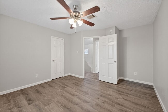 Building Photo - 22102 Calderbrook Dr