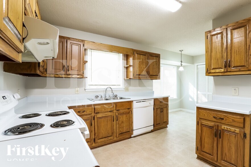 Building Photo - 2770 Quillians Dr