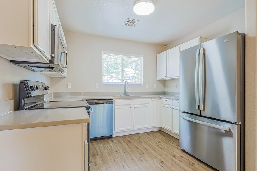 Building Photo - 1055 E Denim Trail