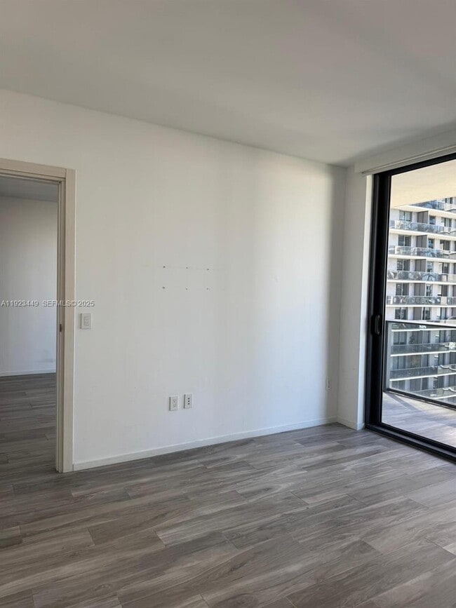 Building Photo - 801 S Miami Ave