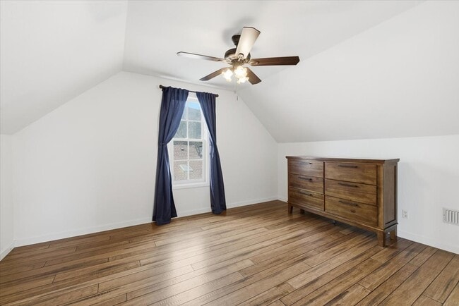 Building Photo - 173 Helman St