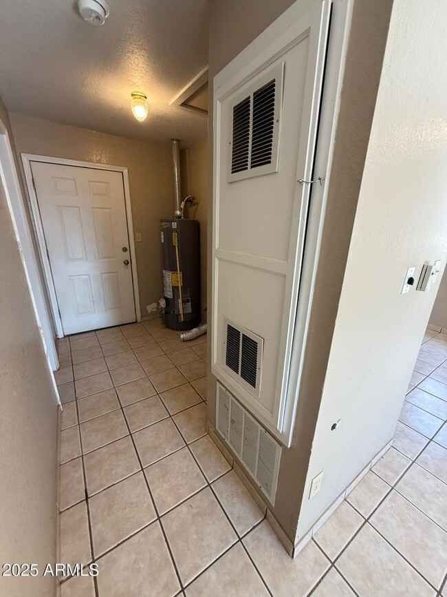 Building Photo - 2484 N Sulphur Springs St