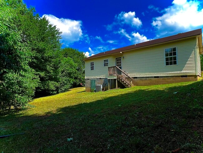 Building Photo - 367 E Reedy Fork Rd