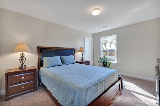 Building Photo - Sparkling clean 4 bedroom home in Spring H...