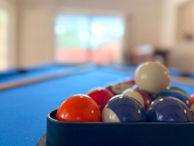 Building Photo - 904 15th St NE