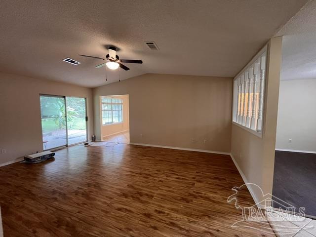 Building Photo - 5563 Chantilly Cir