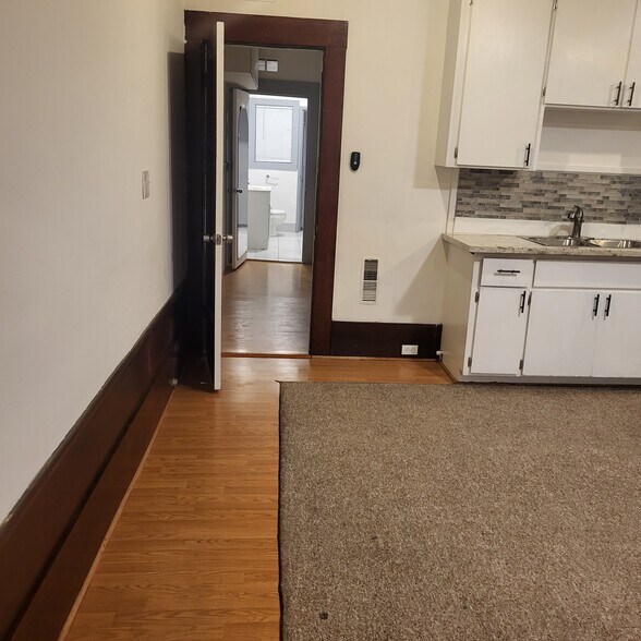 Building Photo - 1428 78th Ave