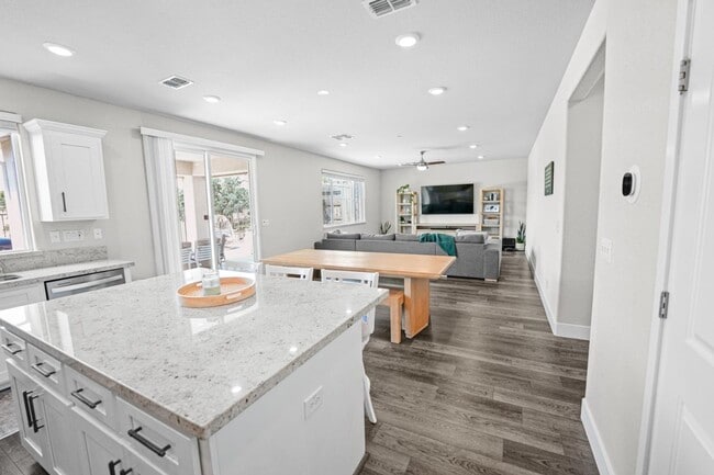 Building Photo - Bright Spacious 4BD/3BA Single-Family Home in Rocklin's Whitney Ranch!