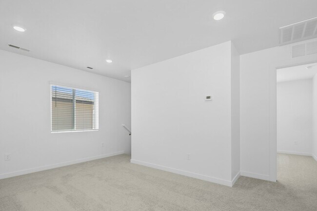 Building Photo - 8164 W Grey Alder Dr