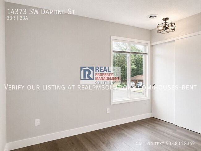 Building Photo - 14373 SW Daphne St