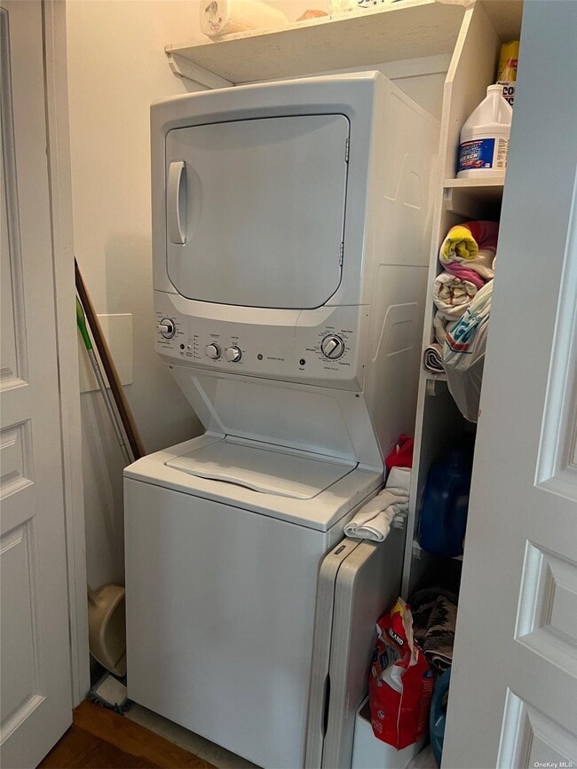 Building Photo - 260 Central Ave