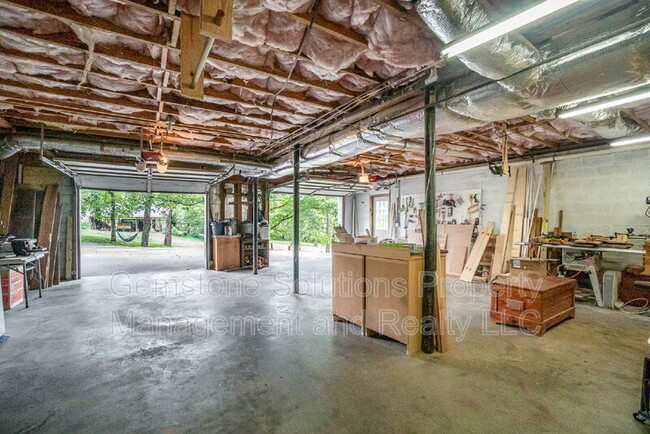 Building Photo - 4446 Pratt Ln
