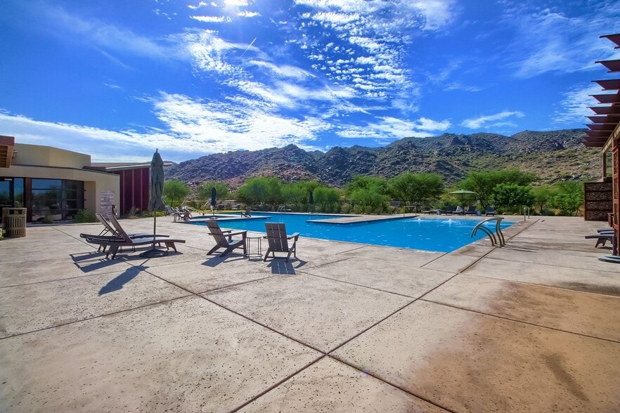 Building Photo - 1005 E Paseo Way