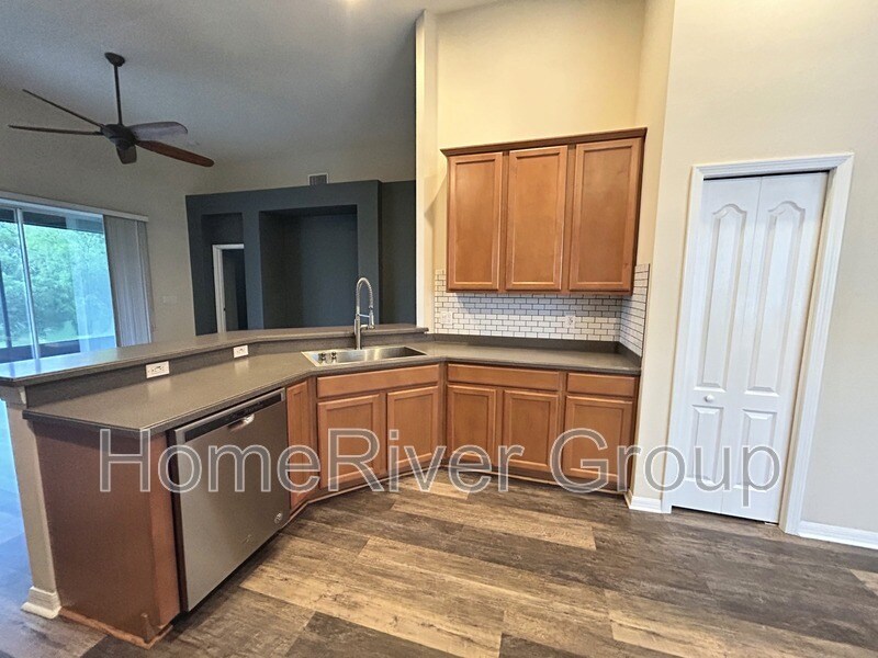Building Photo - 5221 Clover Mist Dr