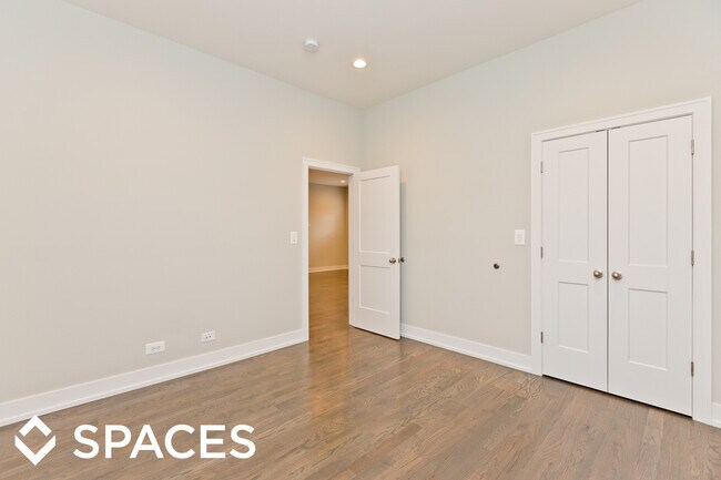 Building Photo - 849 W Lill Ave