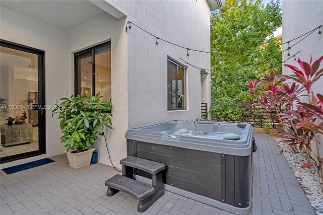 Building Photo - 4363 NW 81st Ave