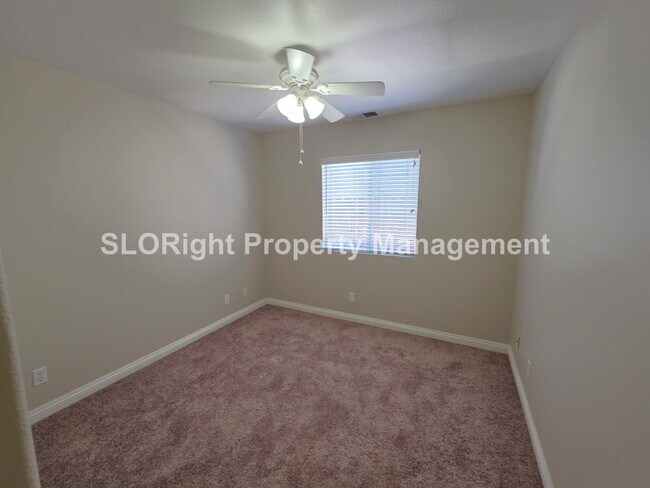 Building Photo - AVAILABLE NOW - Beautiful 4Bed, 2Bath Paso Robles Home