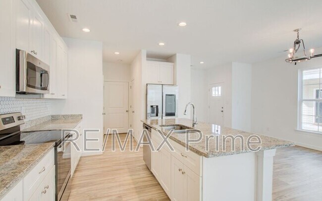 Building Photo - 2413 Trafton Pl