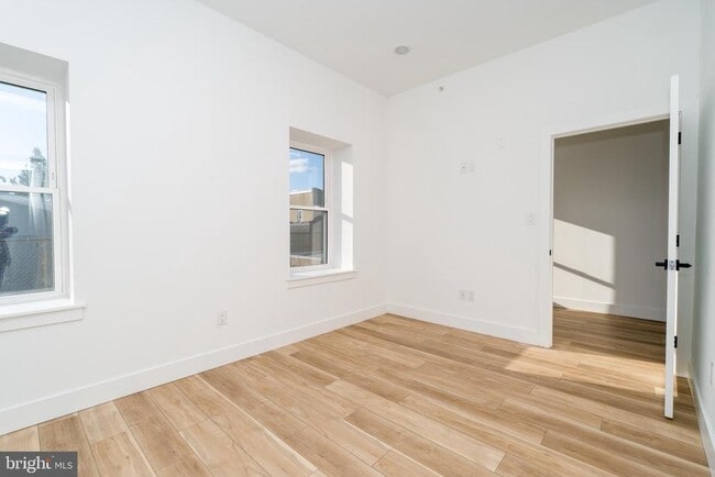 Building Photo - 2700 E Auburn St