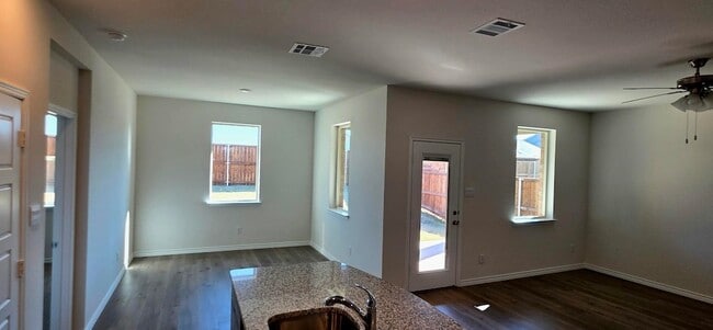 Building Photo - 4125 Sky Dr