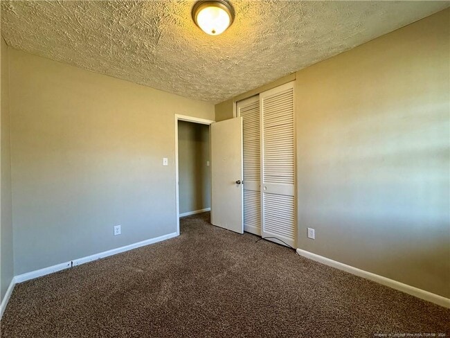 Building Photo - 622 Glensford Dr