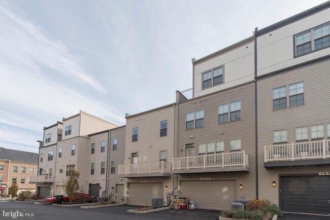Building Photo - 14337 Potomac Heights Ln