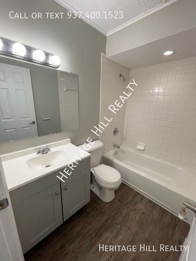 Building Photo - Updated 2 Bedroom, 1 Bath Unit in Xenia