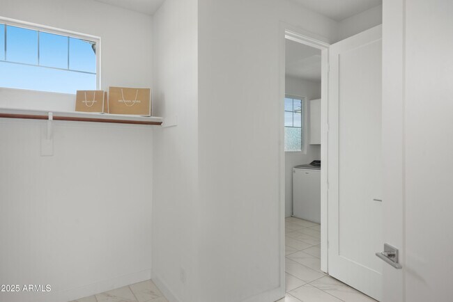 Building Photo - 3150 S Quinn Ave