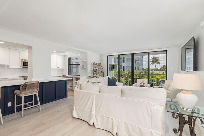 Building Photo - 2860 S Ocean Blvd