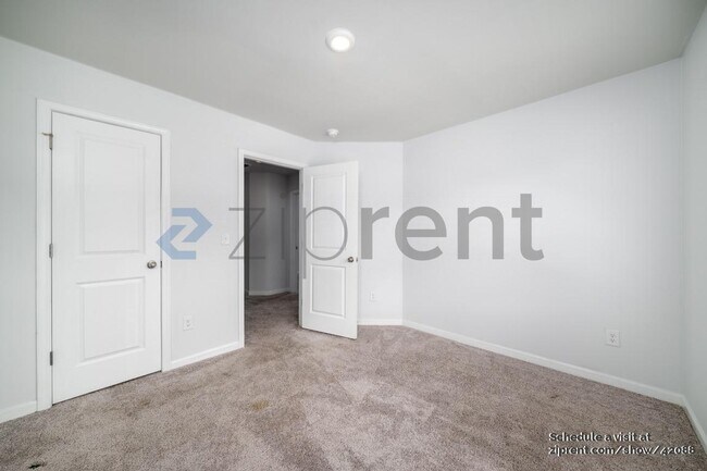 Building Photo - 165 Heard Ln