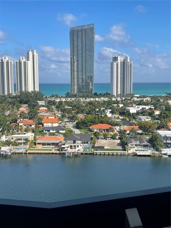 Building Photo - 19101 NE 36th Pl