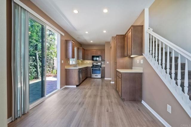 Building Photo - 430 Whitby Gn