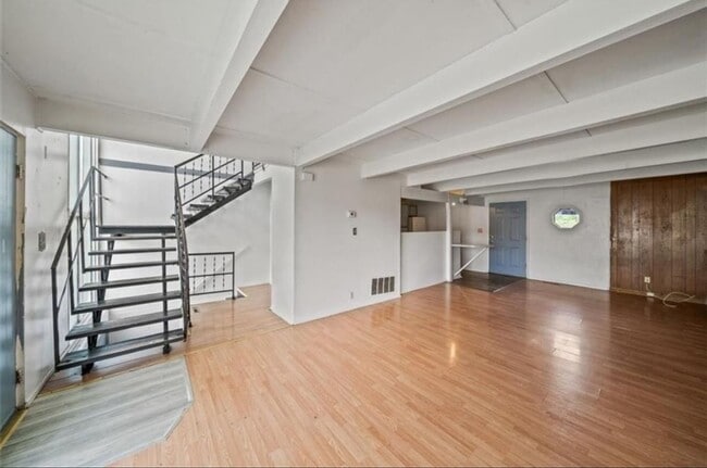 Building Photo - 908 N 71 St