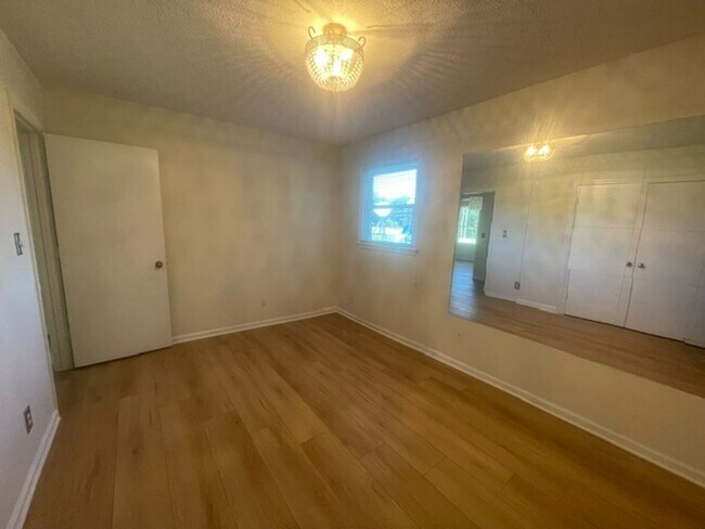 Building Photo - Quail Ridge Apartments 2