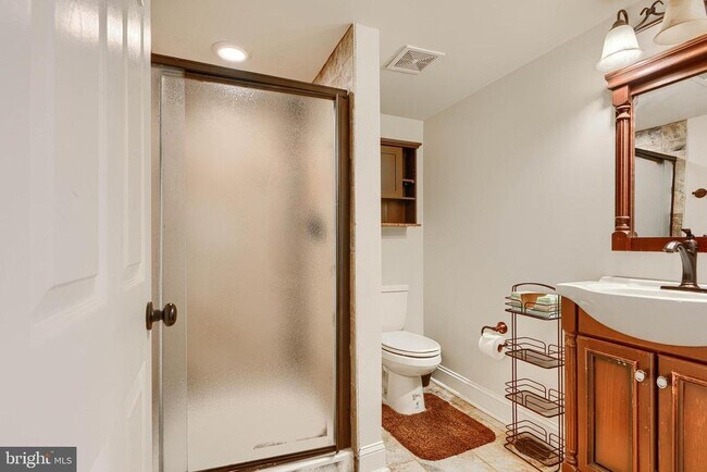 Building Photo - 1730 E Chase St