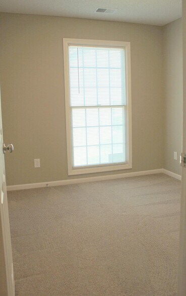 Building Photo - 4419 N 106th St