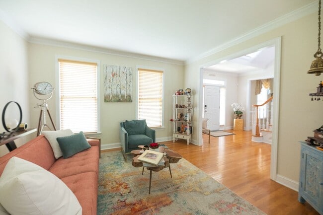 Building Photo - Spacious & Striking 3-story brick Executive 4 bedroom 4.5 bathroom home in Oak Ridge NC + Lawn ca...