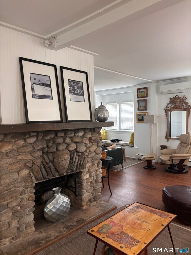 Building Photo - 11 Uncas Rd