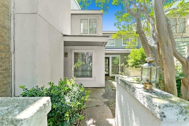 Building Photo - 9621 Walnut St