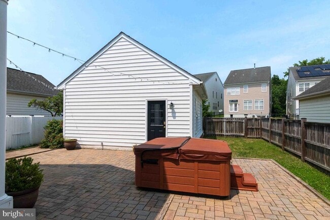 Building Photo - 2548 Port Potomac Ave