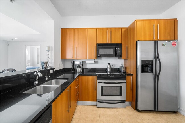 Building Photo - 101 SE 20th Ave