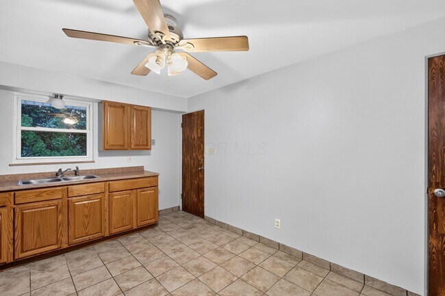 Building Photo - 119 Sunnyside Ln