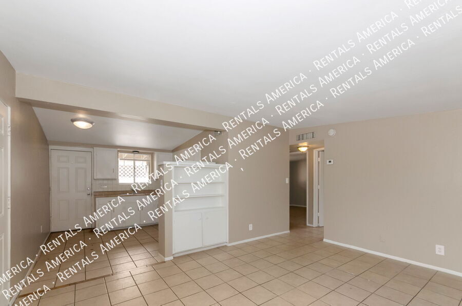 Building Photo - 404 E Yavapai Rd