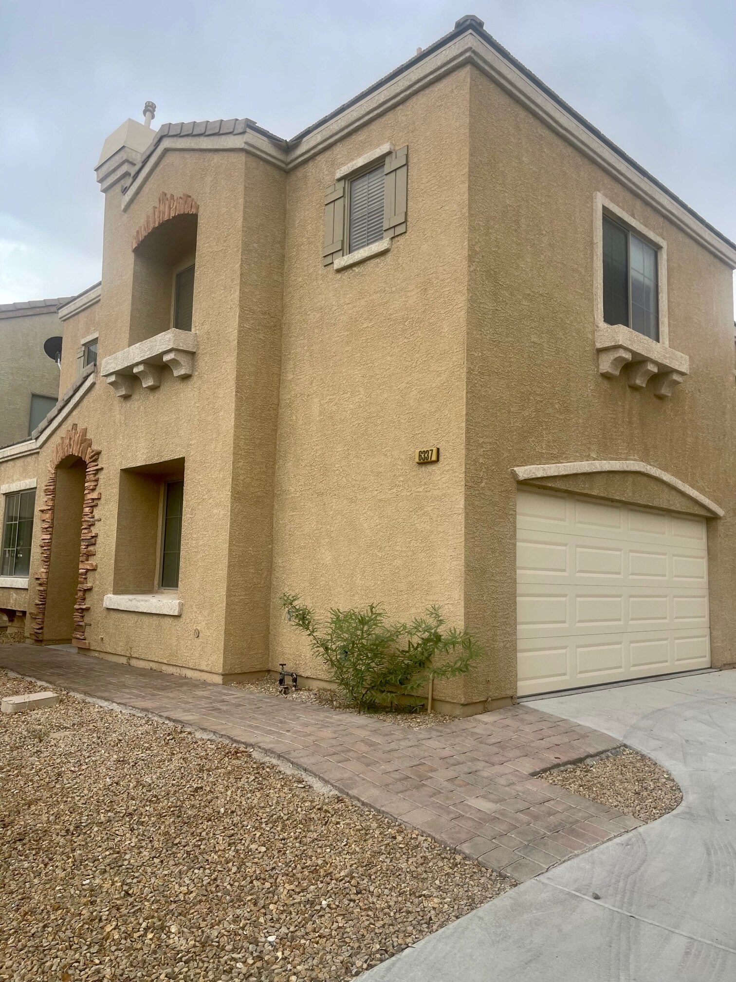 Building Photo - 6337 Kitamaya St