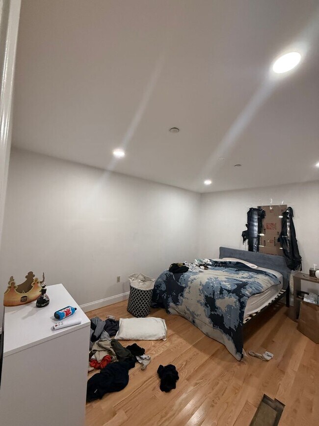 Building Photo - NO FEE!   Brighton 1 bed with CENTRAL AIR and PARKING available 8/1