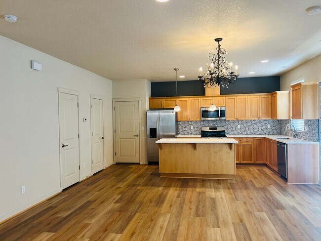 Building Photo - Charming Tudor in Edgewater on The Tualatin